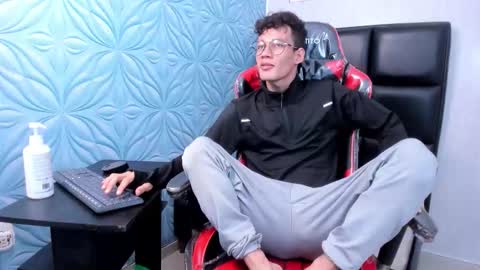 MAX online show from November 11, 12:43 pm