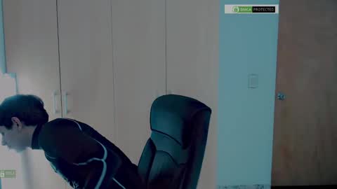 littlezhalem online show from November 18, 5:22 am