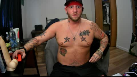 livingpuddle online show from April 25, 7:11 pm