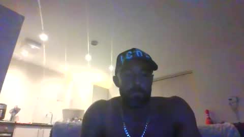 Leon online show from September 12, 7:14 pm