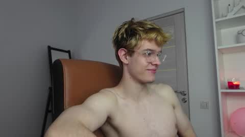 LOGAN FRASER online show from October 11, 5:33 am