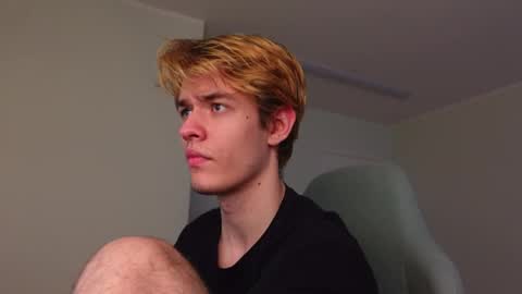 LOGAN FRASER online show from November 20, 1:54 pm