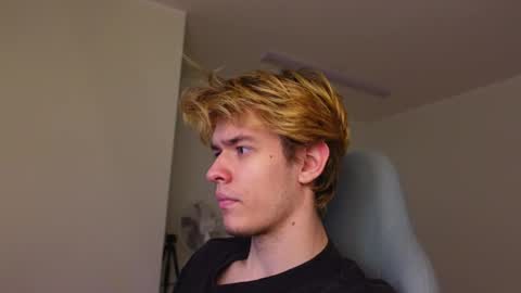 LOGAN FRASER online show from November 22, 2:16 pm