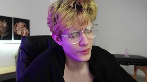 LOGAN FRASER online show from October 19, 1:36 pm