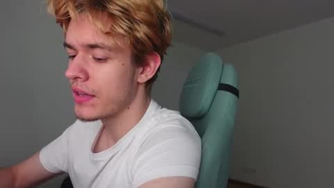 LOGAN FRASER online show from November 1, 2:32 pm