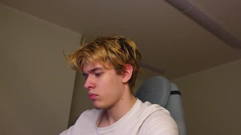 LOGAN FRASER online show from November 9, 2:54 pm