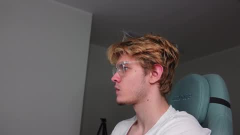 LOGAN FRASER online show from October 30, 4:08 pm