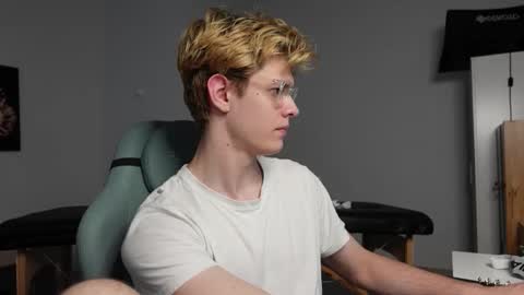 LOGAN FRASER online show from October 14, 1:51 pm