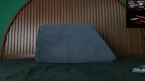 logan_griffin online show from January 16, 6:05 am