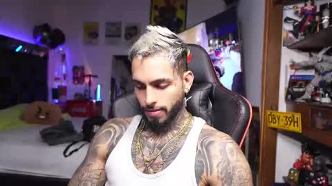 logan_hugh8 online show from March 23, 5:24 am