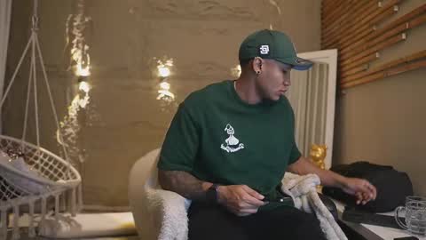 logan_varela online show from March 1, 3:23 pm