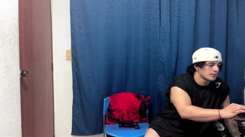 Snapshot of logan_x3 chatting on September 18, 4:14 am Logan online show from September 18, 4:14 am