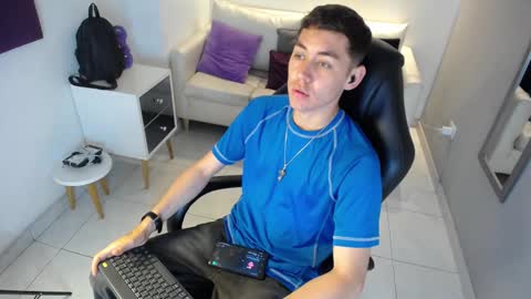 Loganfoster  online show from January 18, 8:55 pm