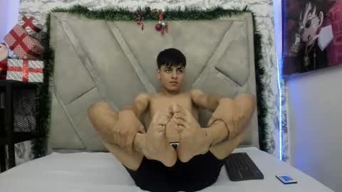 loganjhonson online show from November 14, 2:48 am