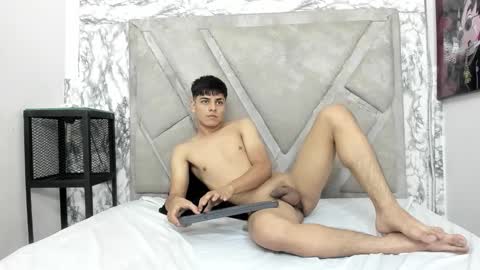 loganjhonson online show from September 28, 3:15 am