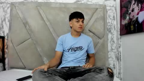 loganjhonson online show from November 7, 2:26 am