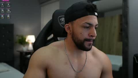 loganmartinx online show from September 18, 11:18 pm