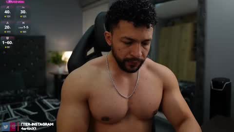 loganmartinx online show from September 24, 11:14 pm