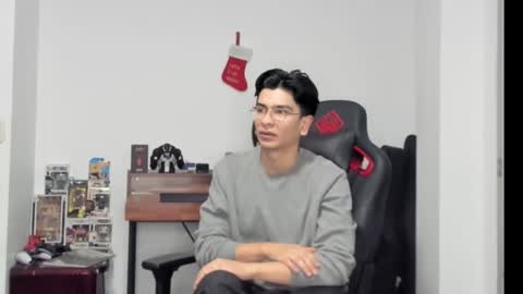 Snapshot of logannick chatting on January 9, 8:03 am Logan online show from January 9, 8:03 am