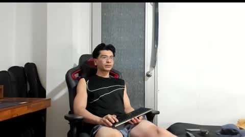 Snapshot of logannick chatting on September 19, 8:04 am Logan online show from September 19, 8:04 am