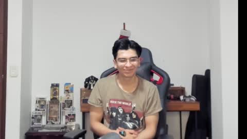 Snapshot of logannick chatting on January 14, 8:09 am Logan online show from January 14, 8:09 am