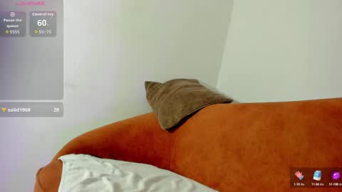 logantwink18 online show from October 11, 10:36 pm