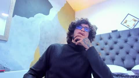 Snapshot of loggan_donnelly chatting on February 27, 9:04 pm Loggan online show from February 27, 9:04 pm
