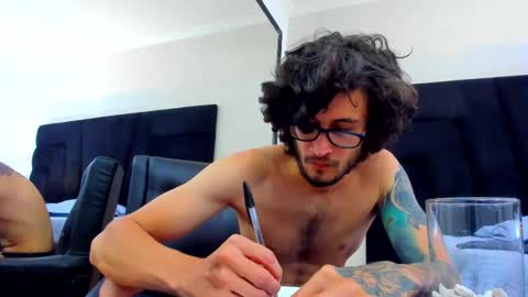 Snapshot of loggan_donnelly chatting on February 19, 9:47 pm Loggan online show from February 19, 9:47 pm