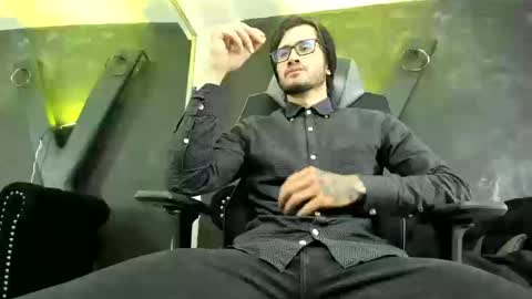 Snapshot of loggan_donnelly chatting on September 24, 9:46 pm Loggan online show from September 24, 9:46 pm