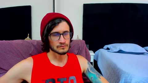 Snapshot of loggan_donnelly chatting on February 16, 8:33 pm Loggan online show from February 16, 8:33 pm
