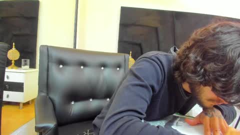 Snapshot of loggan_donnelly chatting on March 6, 9:20 pm Loggan online show from March 6, 9:20 pm