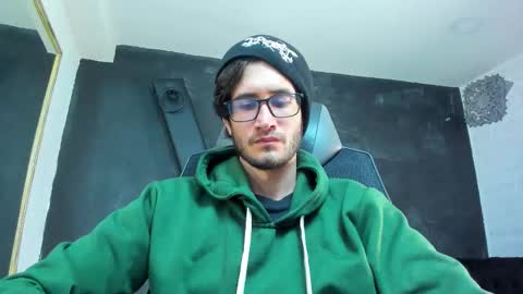 Snapshot of loggan_donnelly chatting on October 3, 7:52 pm Loggan online show from October 3, 7:52 pm