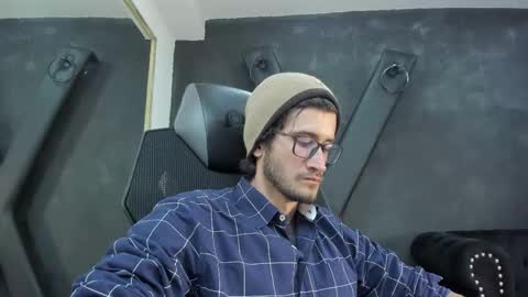 Snapshot of loggan_donnelly chatting on October 4, 8:57 pm Loggan online show from October 4, 8:57 pm