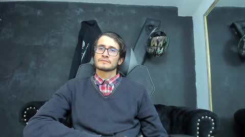 Snapshot of loggan_donnelly chatting on September 30, 8:45 pm Loggan online show from September 30, 8:45 pm