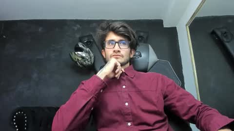 Snapshot of loggan_donnelly chatting on September 29, 8:27 pm Loggan online show from September 29, 8:27 pm