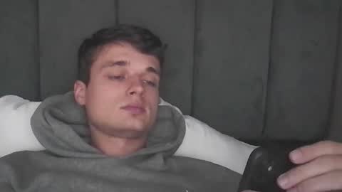 london_tomy online show from October 22, 8:00 pm