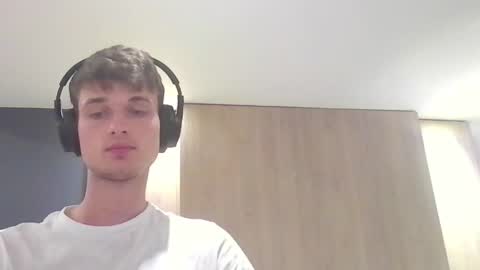 Snapshot of london_tomy chatting on September 13, 4:35 am london_tomy online show from September 13, 4:35 am