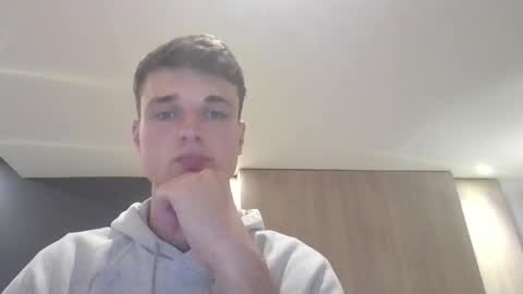 Snapshot of london_tomy chatting on September 27, 5:16 am london_tomy online show from September 27, 5:16 am