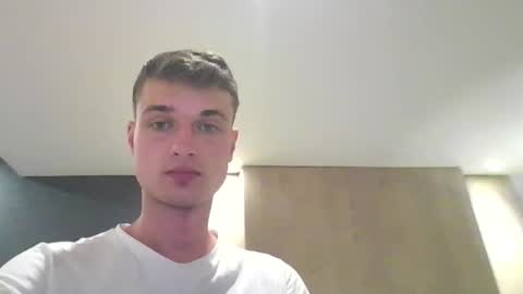 Snapshot of london_tomy chatting on September 21, 1:39 am london_tomy online show from September 21, 1:39 am