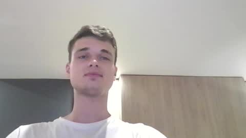 Snapshot of london_tomy chatting on October 2, 2:26 am london_tomy online show from October 2, 2:26 am