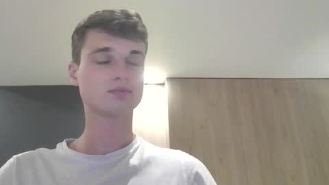 Snapshot of london_tomy chatting on October 4, 1:10 am london_tomy online show from October 4, 1:10 am