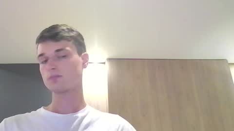 Snapshot of london_tomy chatting on September 25, 2:21 am london_tomy online show from September 25, 2:21 am