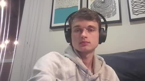 Snapshot of london_tomy chatting on October 19, 3:11 am london_tomy online show from October 19, 3:11 am