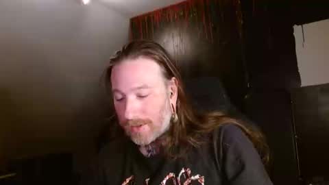 longhair online show from December 4, 5:05 am