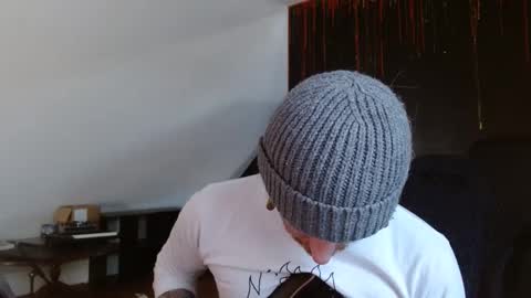 longhair online show from February 18, 7:54 pm