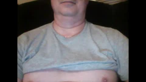 Snapshot of look823 chatting on December 24, 2:32 am look823 online show from December 24, 2:32 am
