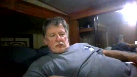 Snapshot of lookingagain181 chatting on October 29, 12:19 pm lookingagain181 online show from October 29, 12:19 pm