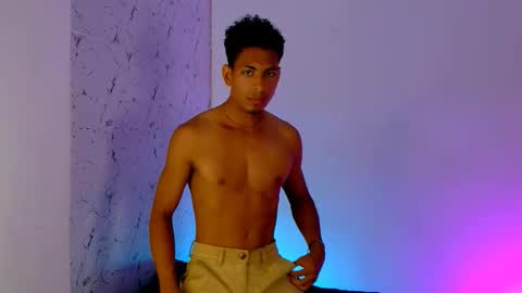 Lorian Vikel  online show from March 15, 4:31 am