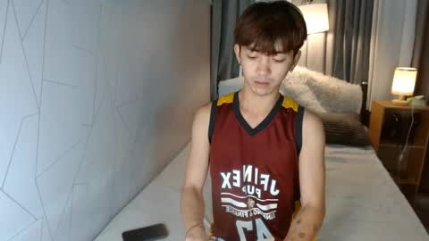 Snapshot of louieismy_name chatting on December 10, 12:56 am ignot ursh online show from December 10, 12:56 am