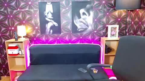 Snapshot of louieismy_name chatting on February 19, 10:23 am ignot ursh online show from February 19, 10:23 am